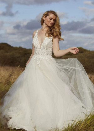 Beaded Ivory Lace Tulle Open Back Wedding Dress